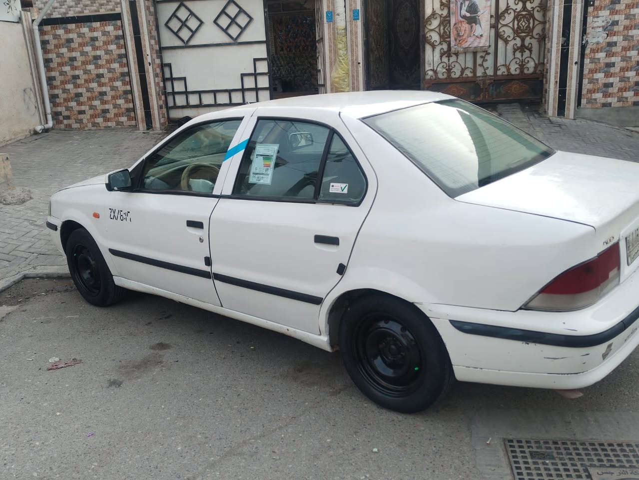 سمند ٢٠١١ كفاله من الضربه والتبديل والصبغ ماعدا الهلالات الخلفيه مكينه وكير وحداده كله مكفول تبريد ثلج جاهزه من كلشي سنويه ٢٧ رقم بصره السعر ٣٦.       ***********
