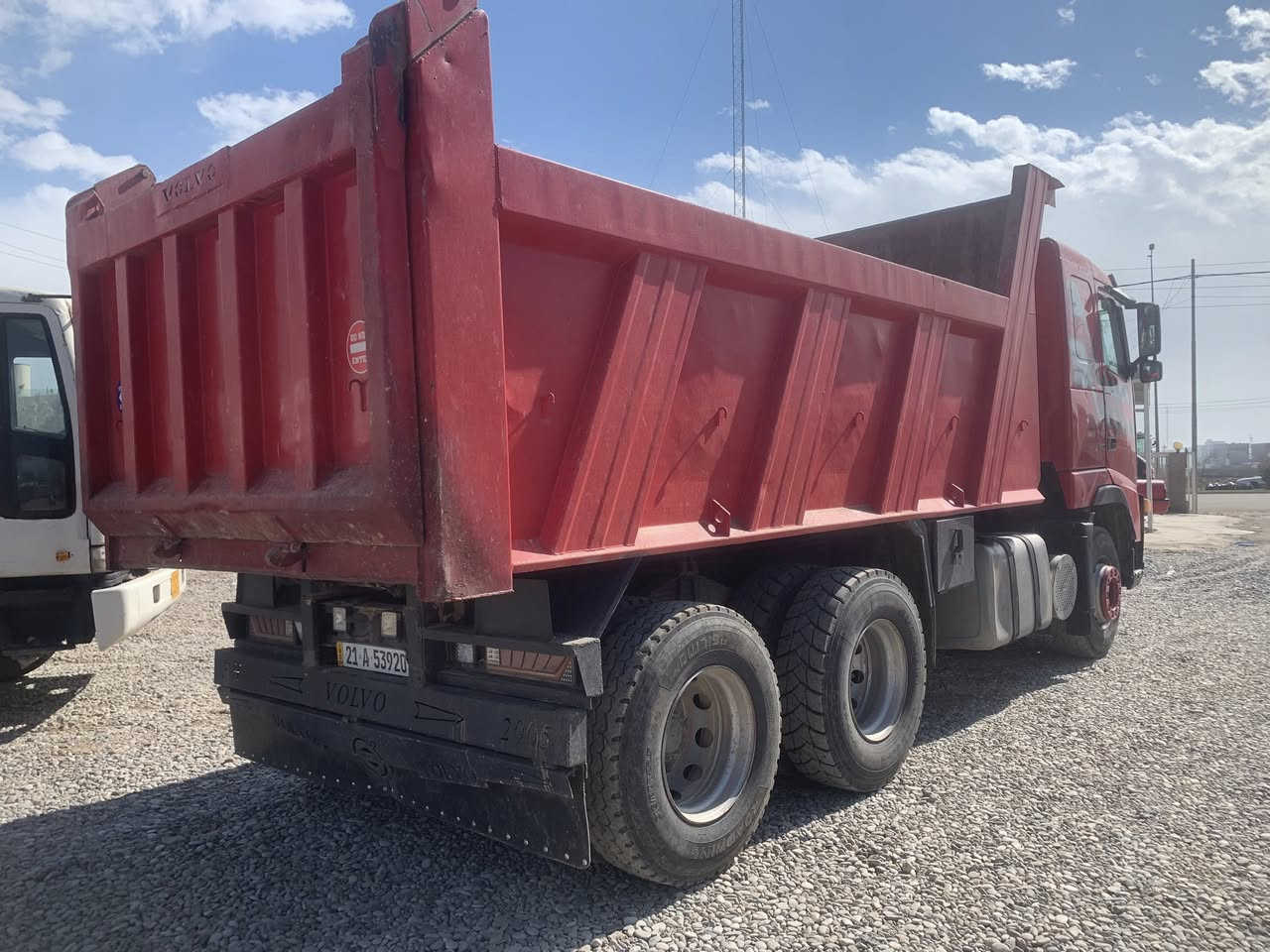 فالفو شيطان FH/460 كير عادي 3/3 مجموعة شفت حديث شاصي بلاد طويل بودي مايلر تخم تاير جديد سنوية ورقم جديد لحد 2030 وفحص وهزة جديد تبريد شغال وكير ومحرك واكسل وشاصي وقمارة بشرط سيارة مكفولة كفالة عامة وشرط التحويل

موديل / 2005

السعر / 325$

اوقات الاتصال من ساعة 9:00 صباحاً حتى ساعة 8:00 مساءاً
 
بإدارة / سفيان 

***********

  ***********  

***********

عنوان / كركوك معارض شارع المطار مقابل جسر واحد حزيران قرب محطة الانوار 

@إشارة
