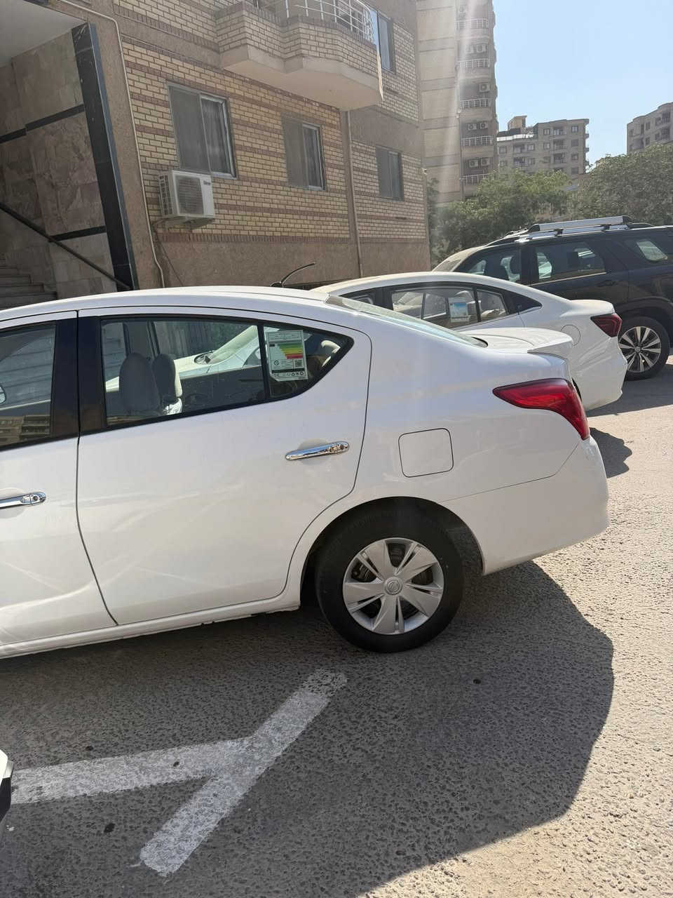سلام عليكم نيسان سني هندي بليته ازرك 2018 
مكفوله من كلشي بدون صبغ بدون بارد بدون تبديل 
كفاله حته الدعاميات 
مكينه كير صدر كله جديد عداد ٦٦ الف على وضع الشركه 
هزه ورقم جديد  بأسمي 
صدر جديد 
تايرات جدد 
مكاني بغداد الكرخ 
سعر ١٠٢ ومجال جداا بسيط 

للاتصال 
***********
