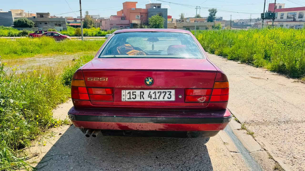 للبيع سيارة BMW  رقم جديد دولي باسمي تحويل مباشر محرك وكير خير من الله 525 كبس فول توماتيك السيارة طخم تاير جديد تبريد + تدفئة  السعر 49 ورقة ومجال بسيط 
هـ / ***********
