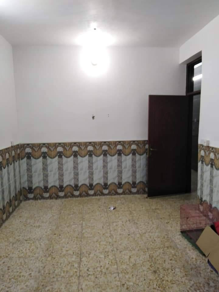 الموقع مربع ٤الاف اول مربع قريب ع سريع حلة بغداد قبل قوس واول فرع من شارع ٣٠. طابق واحد يحتوي على غرفة نوم واحدة ومطبخ وحولي ومناور ثنين خلف و صفح واستقبال وسطحين
الاستفسار ع رقم ***********
