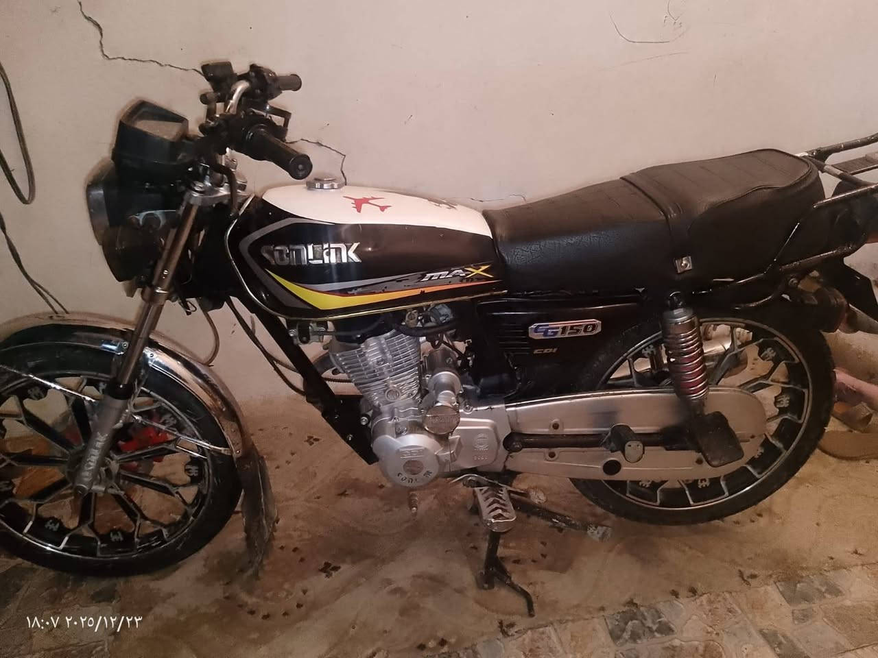 دراجه للبيع 23محدثه 24دراجه حلوه نضيفه ماعايزها شي شي كرهبايات كامله سعرها 500وبيها مجال لشراي مكانها سامراء حي الدوانم لمعمال التصال/***********
