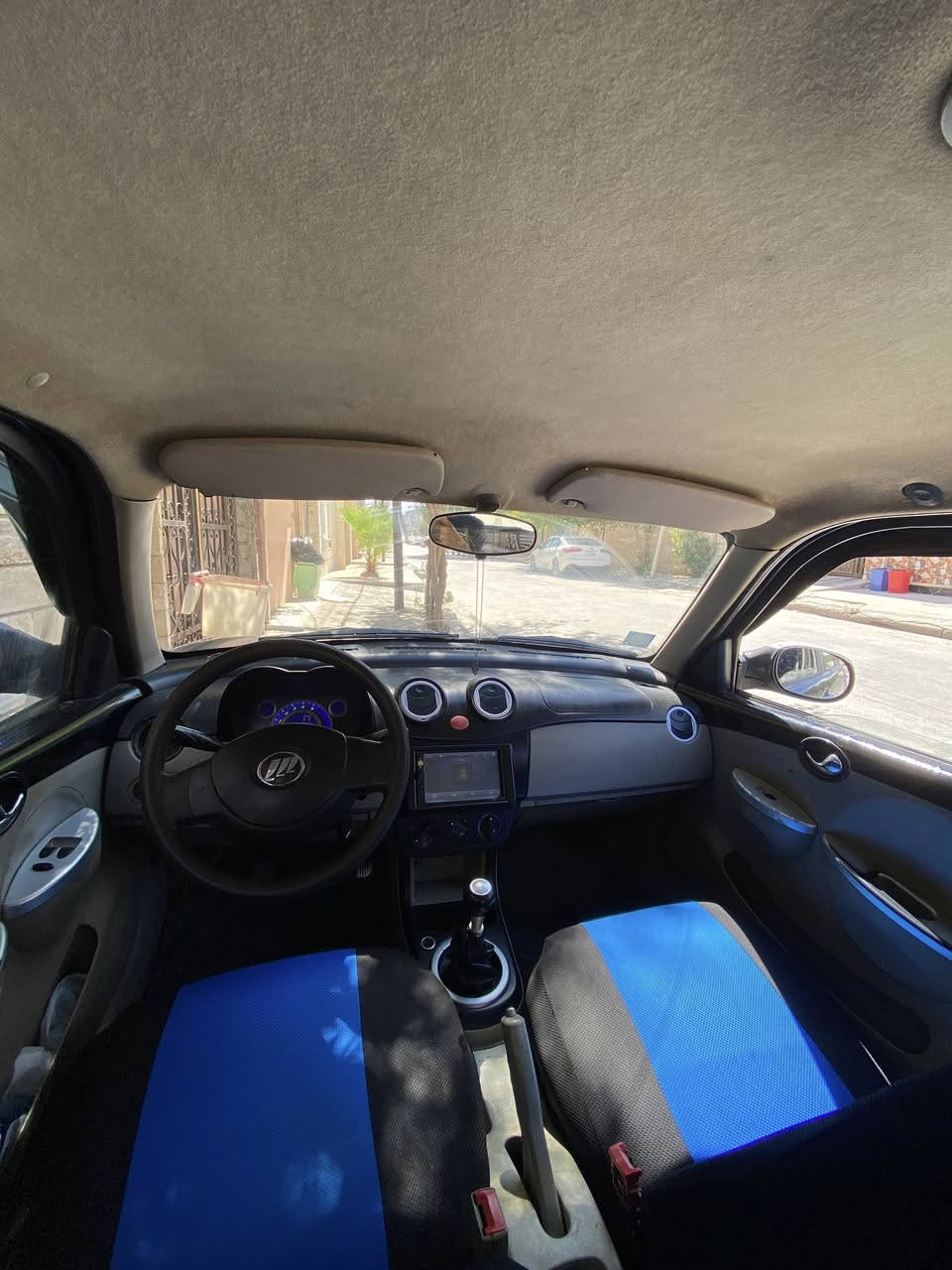 السلام عليكم 
ليفان رقم بغداد شرعيها بل موصل بيها صبغ جاملغ الامام واسفل قبق البانزين السعر 38 $
***********
