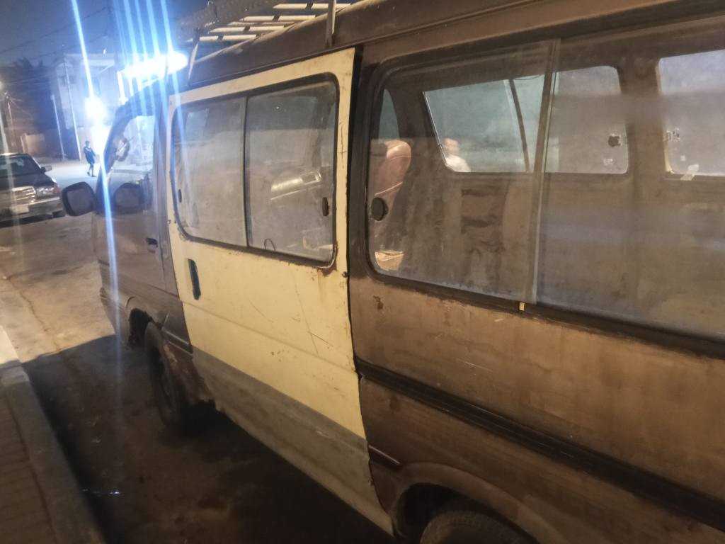 السلام عليكم سياره البيع الموديل 1990محرك ونجي 6 سلندر كير وتماتيك خير من الله كهربائية نص ونص يشتقلن حداد ه حلوه  رقم بصره سنويه صقطه راعيه موجود ماوصله مكان السيارة بصره حي المهندسين الغبله السعر 12 وبيها قليل رقم الهاتف *********** البصرة, العراق
