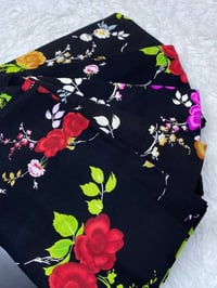 الجديد والمختلف يم اقمشة النور🫢كشمير ايطالي قطني القطعه تكون مترين ونص...