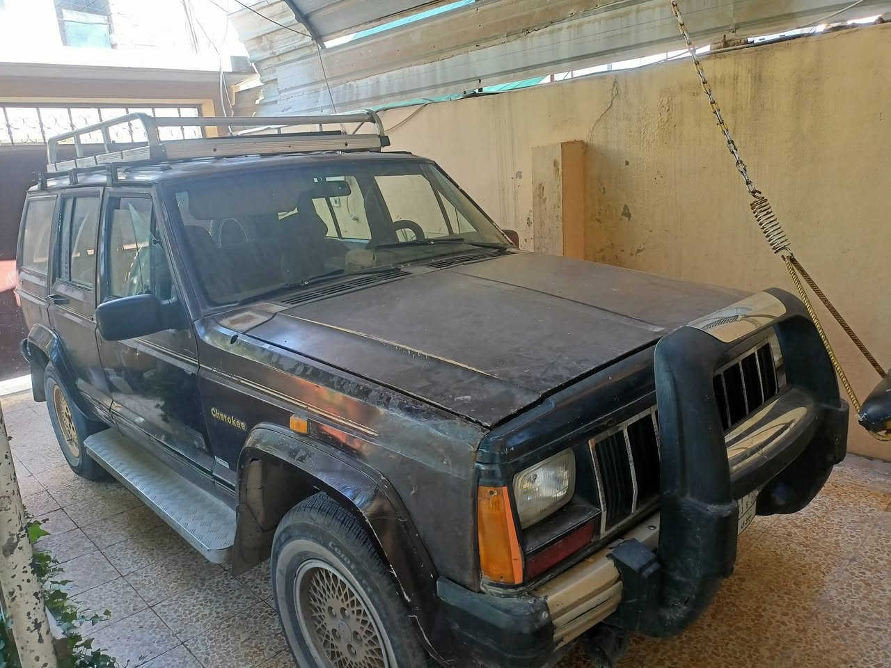 السلام عليكم سياره جيب شيروكي موديل 91 محور كير ومحرك مال بطه ملكه vvt شرط  بسمي شرط التحويل  مكاني موصل الأيسر يارمجه الشرقيه 
التواصل عل رقم  ***********
