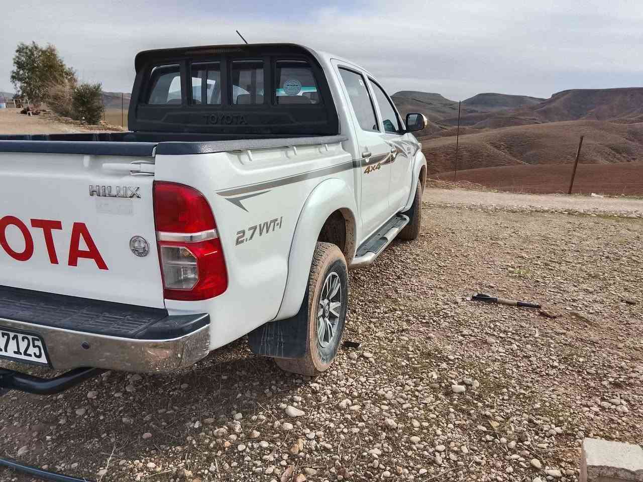 تۆیۆتا هایلۆکس مۆدێل 2015 بێ بۆیاخ نمونەیە لەجوانی داروبەردی بەشەرت بەناوی خۆمانە124هەزار هەقیقی ڕۆیشتیە *********** كويسينجاك, أربيل
