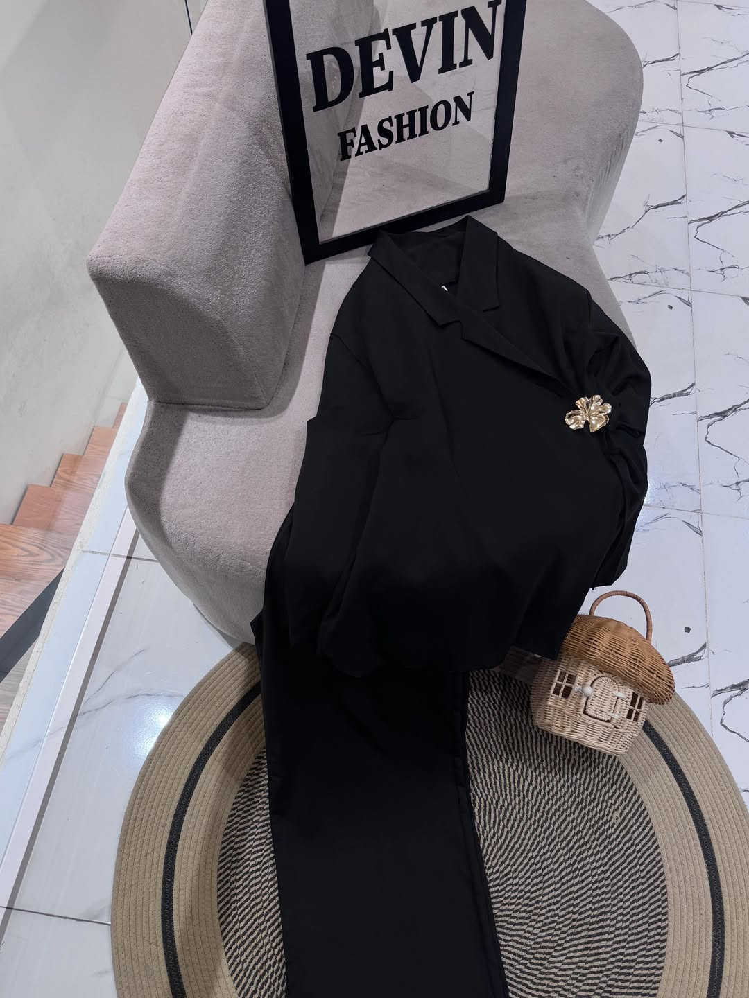 أناقة الأسود الخالدة تتألق مع بروش راقٍ يزين التفاصيل، ليمنح السوت اللف لمسة فاخرة 🖤💎
✨✨✨✨✨✨
خامه جرجيت بارده
طول القميص 75cm
✨✨✨✨✨✨
قياسات 38-46
قطع محدوده 🔥
#اكسبلور_فولو #اكسبلورر #اكسبلور_explore #اكسبلورexplore #اكسبلور_العراق_السعوديه_الاردن_ايران_الكويت_طق_لايكات_كومنت_يلاا💙


**إذا كنت صاحب هذا الإعلان وتريد حذفه لأي سبب، رجاءا أرسل رسالة إلى الدعم الفني**