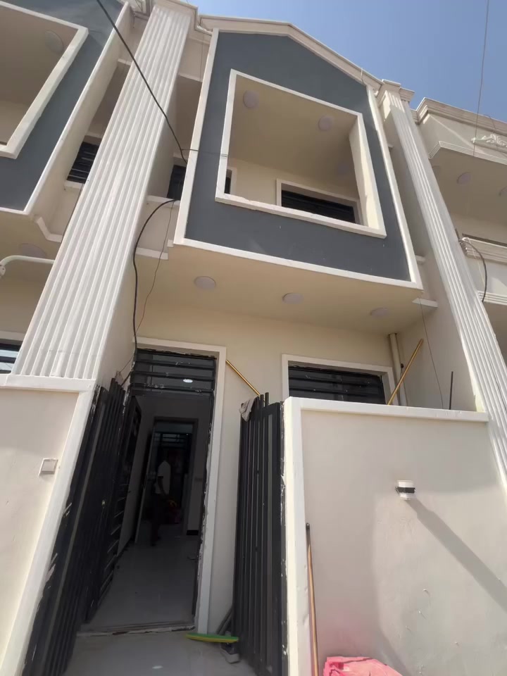 للايجاررر
50م بيت جديد 
عالشارع الرئيسي 
2غرف نوم 
***********
