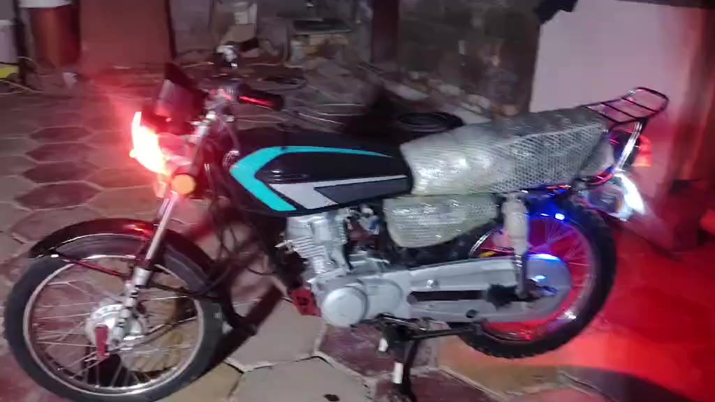 سلام عليكم دراجه ايراني
اوراق اصولي موديل ٢١ ب٦٥٠ وبيه مجال صاحب الدراجه سيدعلي الموسوي  وهذا رقمه ‏‪***********‬‏
