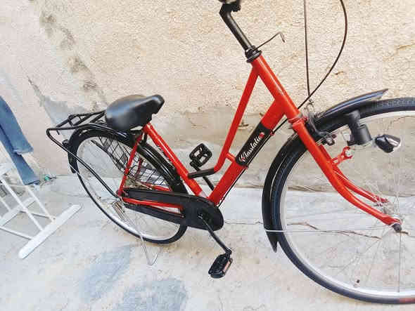 السلام عليكم بايسكل حجم 26 للبيع بناتي النظافه 75% مكاني بغداد العامريه السعر 85 وبي مخال مكاني بغداد العامريه رقم تلفوني *********** رقم تلفوني فقط واتساب
