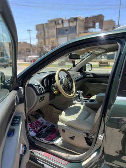 سلام عليكم   بيع فقط بدون مراوس جيب لاريدو موديل 2011 زيتوني الداخل عسلي السياره كلييين وسونارها موجود بل منشور السعر 150$ وبيها مجال بسيط 
مامتواجد ع فيس ***********
