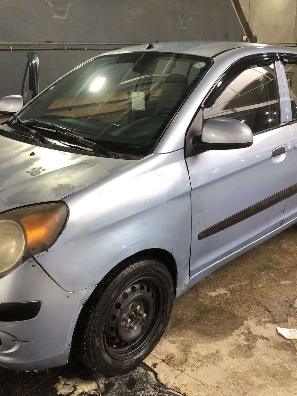 كيا بيكانتو 2010
اربعة سلندر 
كير اوتوماتيك 
كير ومكينة شرط مبدل مال كصة جديد 
مبدل منظومة ماء وباتري جديد 
طخم تايرات جديد 
السيارة باسمي شرط التحويل 
بيها كوبون تبادل الجديد 
السيارة جاهزة تشغل وتمشي سيارة مال جناي 
طالب عليها 70$
التواصل
***********
***********
