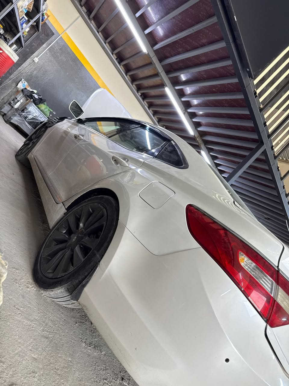 السلام عليكم ازيرا 2014 خليجي فول مواصفات كشنات جلد كهربائي بصمة بانروما حساسات امامية ويل 19 تايرات جديدة للاستفسار اكثر ***********
