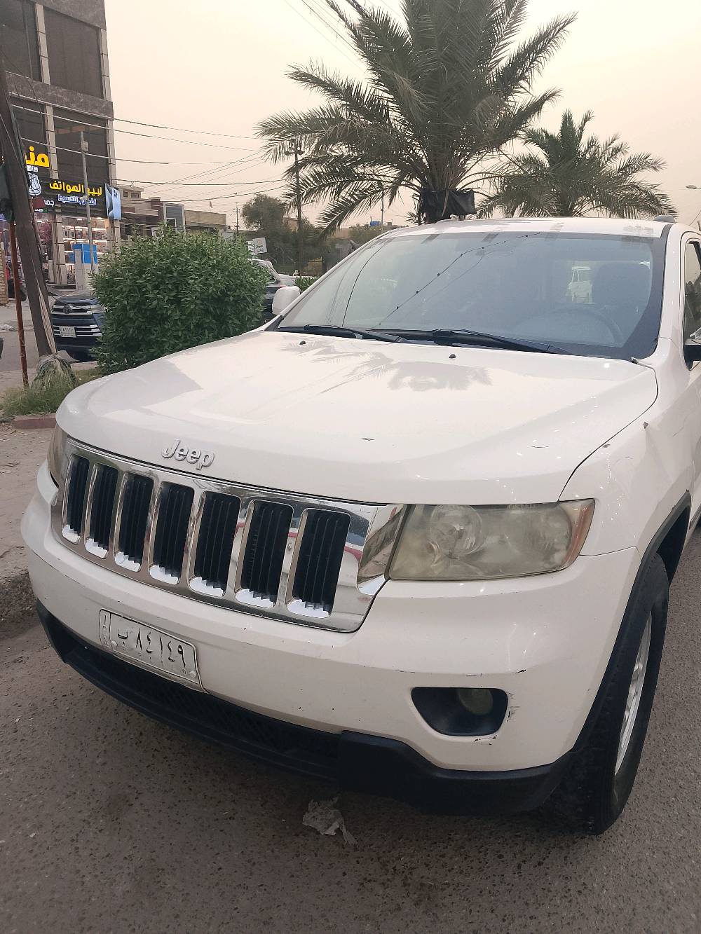 جيب لاريدو 2011 واريد بدون حادث واماكن بيه طخات داخل العراق  السعر 12500 دولار