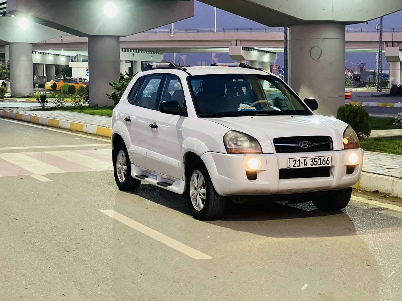 السلام عليكم
توسان 2009 خليجي رقم سليمانيه سنويه 2030هزه 26 دفتر بانزين موجود السياره قطعه وحده جاملغ  السايق بدون دواخل شرط سياره مكفوله ماشيه 220 محرك بلادي مامفتوح شرط لاصرف ولا بخار /كير شرط/صدرامامي خلفي جديد/تايرات4 جديد/تبريد شرط/ABS/شاشه /كامره خلفيه
سياره عل وضع الشركه غرفته جديده
السعر مناسب 118
العنوان كركوك
رقم الموبايل /***********
