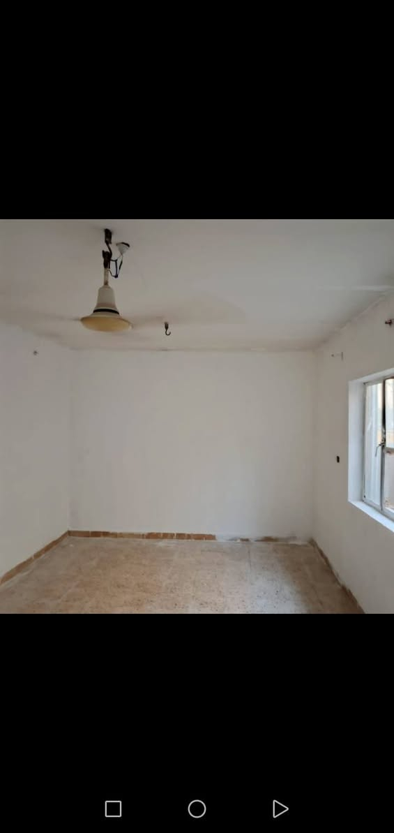 بيت للايجار
زعفرانيه شارع المعهد قرب مدرسه الكندي
استقبال/مطبخ/غرفتين نوم 2/ صحيات2/سطح
( اجاره 350 الف)
*********** 
ابو علي الركابي
