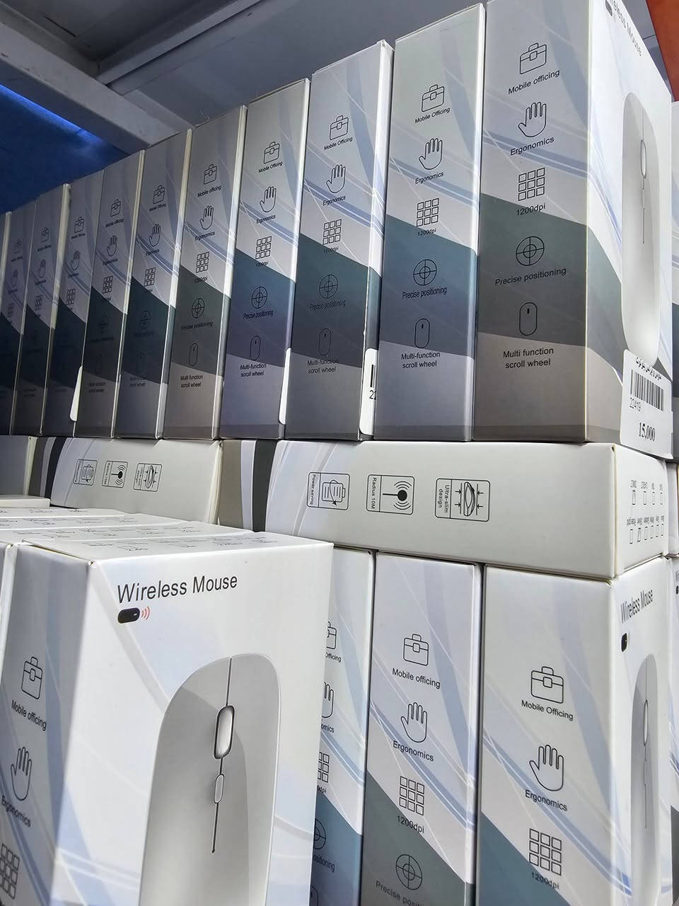 خوان عندي ماوس وايرلس بلوتوث ودنكل شحن T-C 
عدد القطع 8768 قطعة الكل جديد مع الفحص طبعا ابيع كميات اخوان اصحاب المكاتب


**إذا كنت صاحب هذا الإعلان وتريد حذفه لأي سبب، رجاءا أرسل رسالة إلى الدعم الفني**