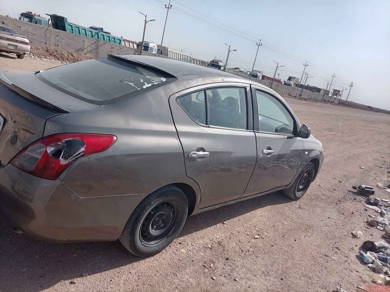 يالله نيسان صني لبيع سياره بدون بدون بيهه بس لوحات بدون سنويه مكينه كير تبريد حداده مكفولات والله العظيم سياره حلوه عوزه بس لايت واحد وبك لايت واحد ول يده مال لماسحات عطلانه بس لعنوان بصره سعر ٣٥ بيه مجال قليل بس مال تقدير ***********
