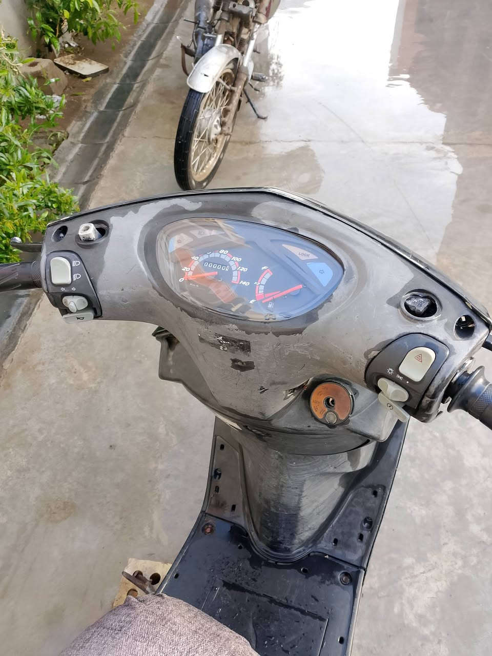 السلام عليكم 
دراجة للبيع دراجة ماكس 140 بيه شوية ملاحضات يراد ترتيب تبديل جوزة التشغيل تبديل باتري قبل فترة خلصت بأنزين  كامت اتخربط  كهرباء كلهة شغالة سلف لايت اشاير نقص هورن   امانة الله صارت علية 350
 للبيع او مراوس بدراجة كير. حتى إذ بدون اوراق السعر 260
ماكن الدراجة بعقوبة  مدرسة الوثبة 
***********
