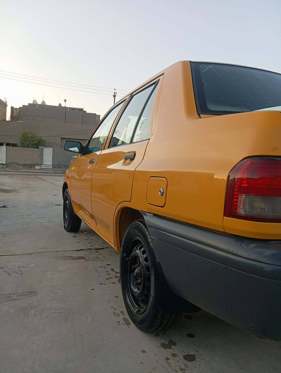 السلام عليكم
سايبا للبيع موديل 23 كفاله عامه 
عده دحجه باب السائق بصيطه جدا 
ماشيه 63 حقيقي  كير مكينه كفاله لاتنقيص ولا تبخير 
رقم قادسيه  بأسمي مصفره هيئه وغرامات 
مابيه نقص اي شي كبل للشارع 
ملاحظه /// 
السياره عليه ادامه كامله مشط ستيرن وحداديه وباور البارحه شادهن 
تخم تاير جدد  بلك واير بلك جويتر عبوه فيت بم  مجاول  كله جديد
عنوان الديوانية ام الخيل 
السعر 67 وبيهه مجال قليل خاص ما اجاوب رجاء اتصل وتدلل 
***********
