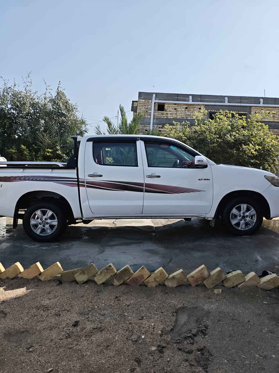 السلام عليكم رجاءا اقراءه التفاصيل كامله... هايلوكس فلاونزه گير عادي 2012 جاهزه من كلشي مكفوله من التبديل والصبغ عدا الماأاشر بالصوره والصبغ فقط في المصطره وبارد بالقماره قليل اثر سقيفه وحتى فتح مابيها سياره جديده رقم بصره سنويه لل2027 مكينه لاتبخير ولاتنقيص تخم تاير جديد حداده جديده كهربائيات عامه شغاله دواخل كارتون حتى بارد مابيها شي قليل كلش السعر 145 وبيهه مجال المكان البصره قضاء المدينه ،،، سياره مال جناي ‏‪‏***********
