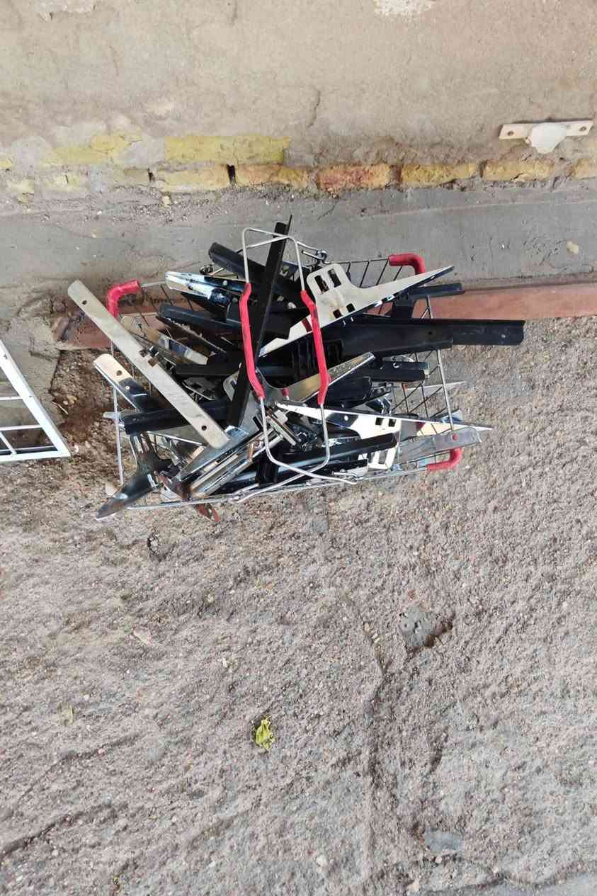 السلام عليكم  رفوف البيع  مالت سواق  جديد او نضيفات تفاصيل تواصل على وتساب و نتصل على رقم  ‏‪0770 941 7827‬‏
