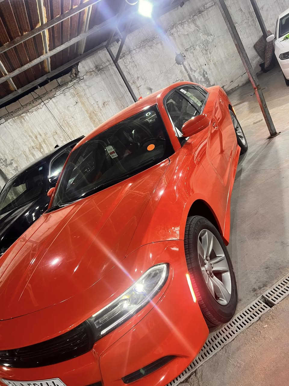 جارجر2018اصل لون برتقالي 
‎رقم بصره مشروع وطني بأسمي
60kmالسيارة حادثه دعامية امامي فقط بدون ايرباك 
‎المحرك : V6.  3.6L 
‎سياره جديده بمعنى الكلمه 
‎مواصفات ال SXT
‎شاشه كبيرة مع نظام ملاحة GPS 
‎سستم صوت الپاين 
‎مقاعد جلد رياضية احمر واسود  
‎ مقعد السائق كهربائي 
‎ حساسات مع مانع تصادم خلفي . 
‎ تشغيل عن بعد  
‎ محدد سرعة  
‎ كاميرا خلفية 
‎ مرايا متحسسة للاضاءة العالية  
‎وباقي المواصفات معروفة 
‎ رقم الهاتف ***********
مكاني البصرة البيع او مراوس
