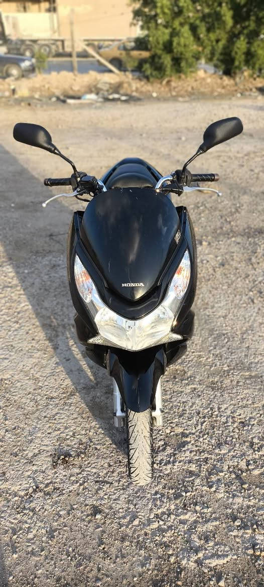 السلام عليكم PCX چيل أول يابانيJF مگينه150cc حساس زدحام دراجه جديده مكفوله مكاني بغداد ***********
