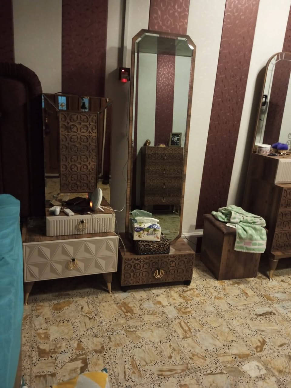 السلام عليكم
غرفة نوم للبيع اخت الجديدة
كنتور 9 ابواب زاوية
ميز تواليت +طابورية
جرباية +تاج+ميز عدد٢+ شزلون
جزامة مجرات
انارة داخلية دفن تحكم ريمونت كونترول. 
الغرفة بدون اي اضرار
السعر 1,500 وبيها مجال بسيط


**إذا كنت صاحب هذا الإعلان وتريد حذفه لأي سبب، رجاءا أرسل رسالة إلى الدعم الفني**