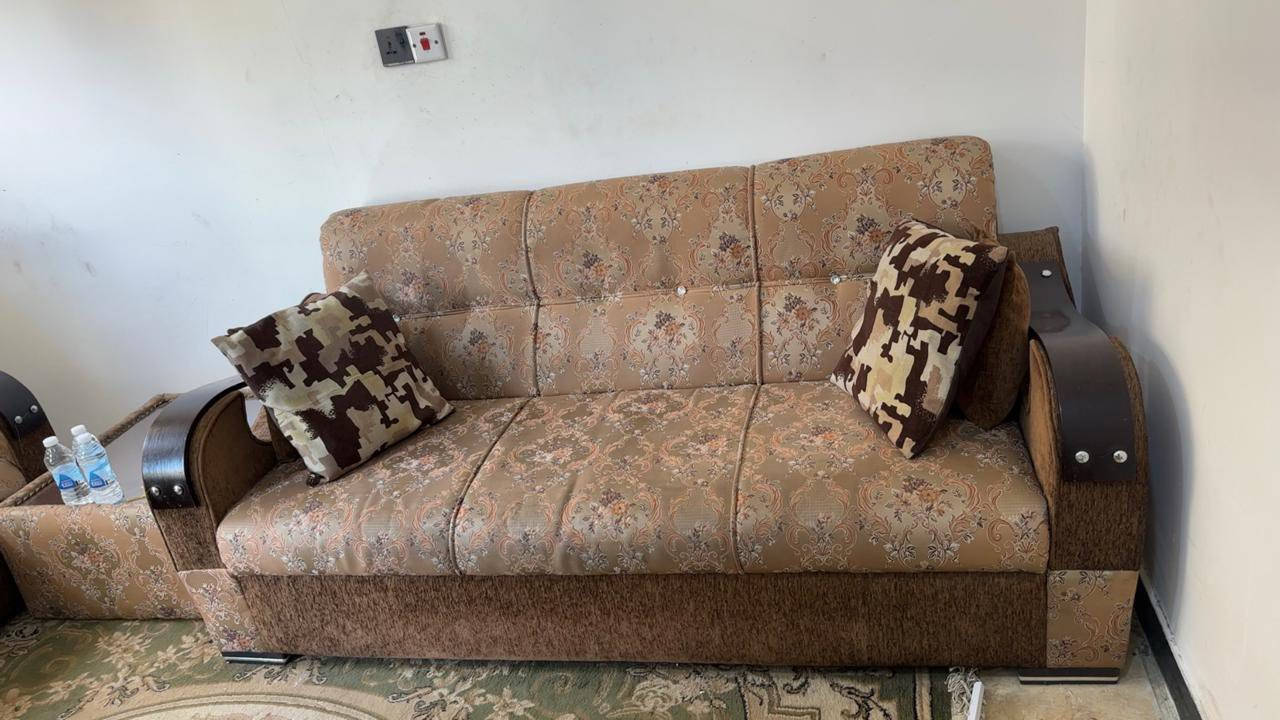 للبيع التخم مع الطبله  الوسطيه نظيف


**إذا كنت صاحب هذا الإعلان وتريد حذفه لأي سبب، رجاءا أرسل رسالة إلى الدعم الفني**