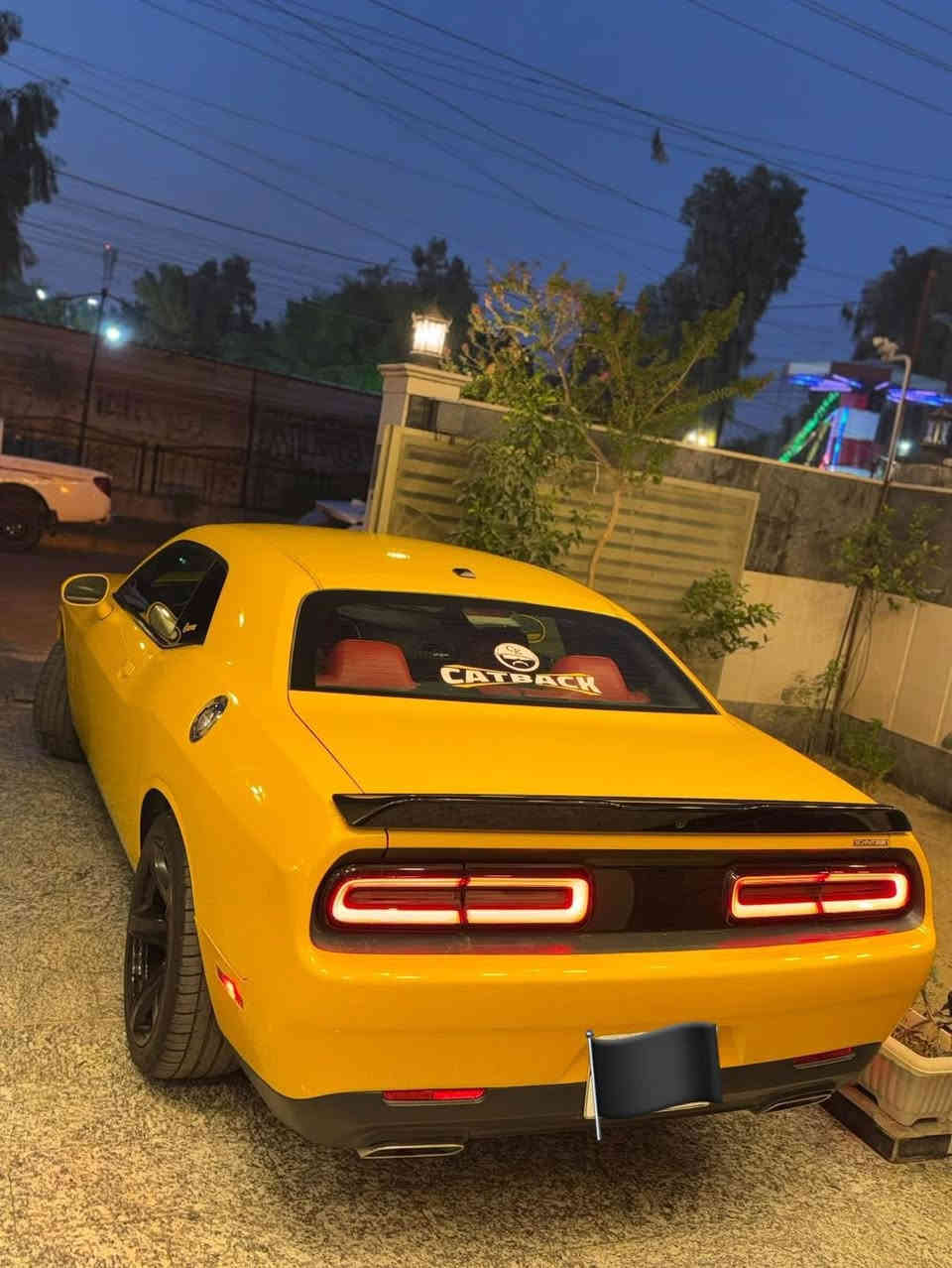 جالنجر 2017
لون مميز حادث موضح بالصورة ما واصل للشاصي والدواخل 
160$ 
مكلف بالنشر للاستفسار 
0774 708 0918 
بغداد
