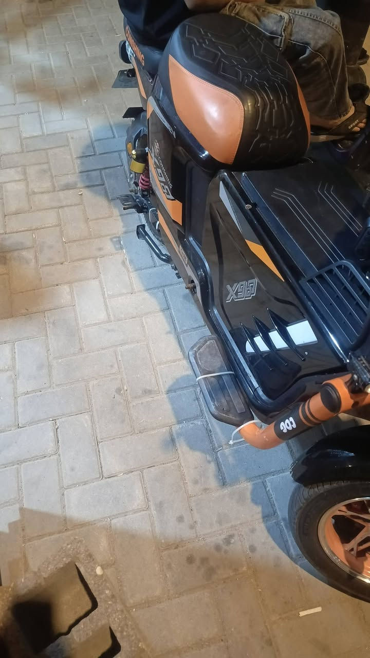 السلام عليكم دراجات اثنين شحن.الاولى ار 9.موديل 2026.بطاريه 32 نظيفات.ملف 1200../دراجه الثانيه اكس 900.موديل 2025.للبطاريات 33 امبير نظيفات.ملف 2000. وسعرها اثنيناتهن مليون وبيهن مجال


**إذا كنت صاحب هذا الإعلان وتريد حذفه لأي سبب، رجاءا أرسل رسالة إلى الدعم الفني**