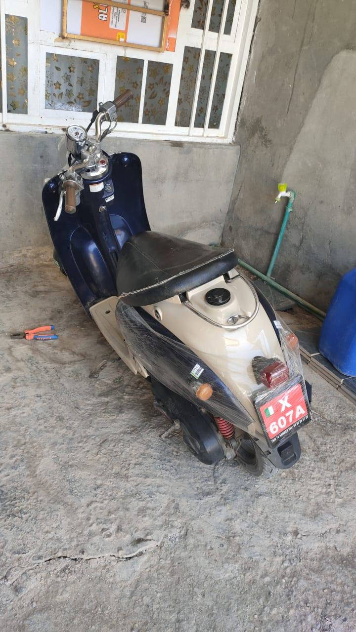 للبيع كلاسك شلعه مكينه تخبل شلعه نكره سلف تجي وتشوف بعينك تايرات صار سبوعين من شديتهن 350 وبيهه مجال مكان بسمايه اتصل ***********
