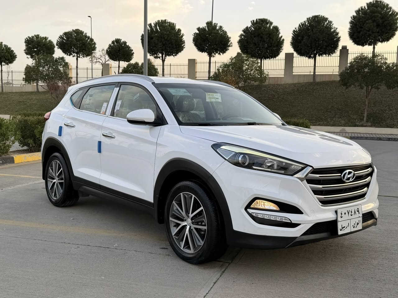 السلام عليكم هونداي توسان موديل 2017 خليجي كوري للبيع مواصفات السيارة مري شفط اشاير بلمري داخل لونين عسلي مطعم باسود كشاف امامي  بك لايتات ولايت LAD  لد امامي فول تحكم ستيرن تبريد قطعتين مكينه 2000 دوش كير آيتي  كير مكنيه مكفولات هندبريك رجل حداديه امامي خلفي كوله جديد تخم تايرات كوله جديد سيارة جديدة احلى من صور بس تكحيله اصبع ونص بلبنيد 

عنوان السيارة سليمانيه 
الاستفسار ***********
