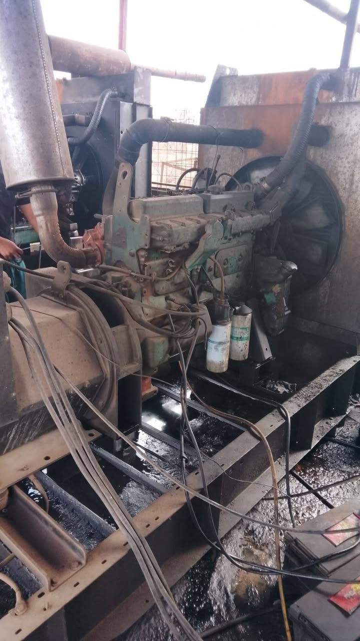 فالفو فمتة محرك T7 بلادي لامكصوص ولامجفت وحالة المحرك جيدة  راس توليد ٢٥٠ kv حمل ٥٥٠ موقع المولد ابو غريب قرب عكركوف السعر ٣٥ ورقة الاستفسار الاتصال على الرقم ***********
