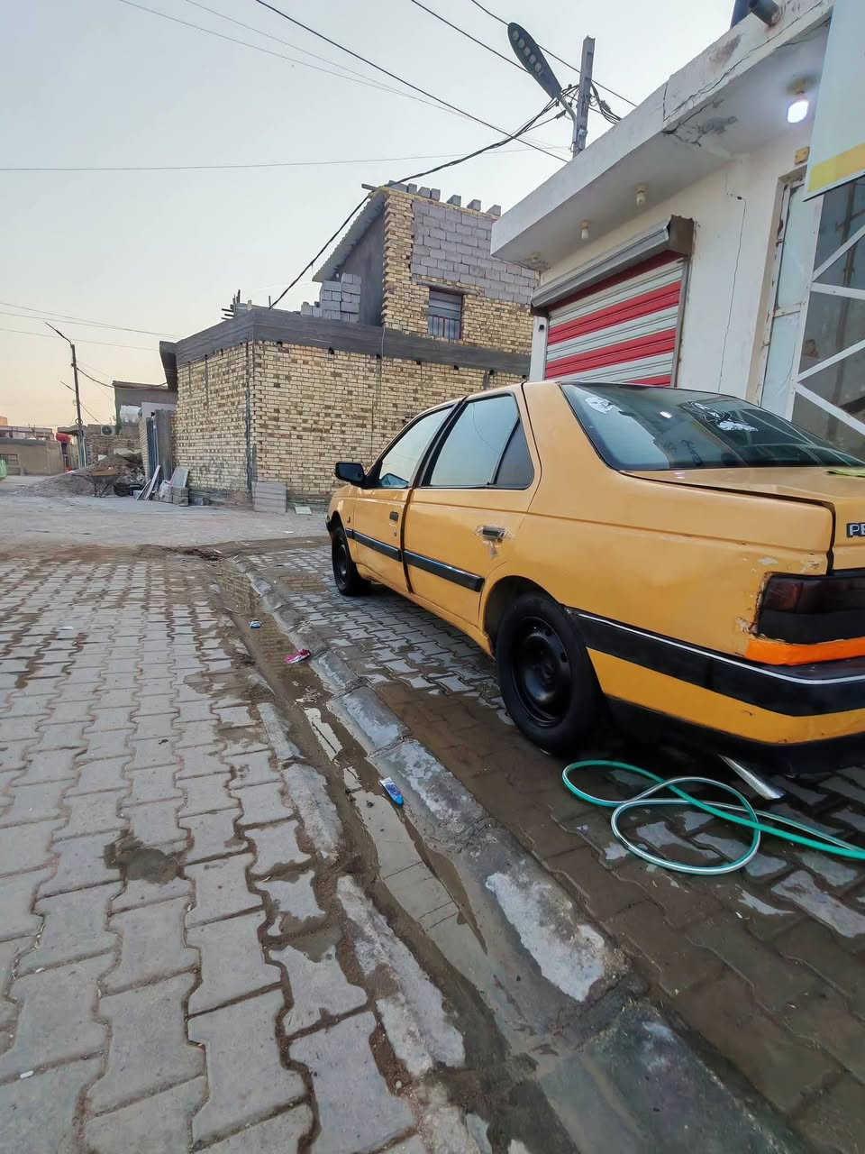 سلام عليكم

بيجو 405 سياره2011 كلك للبيع 
***********
