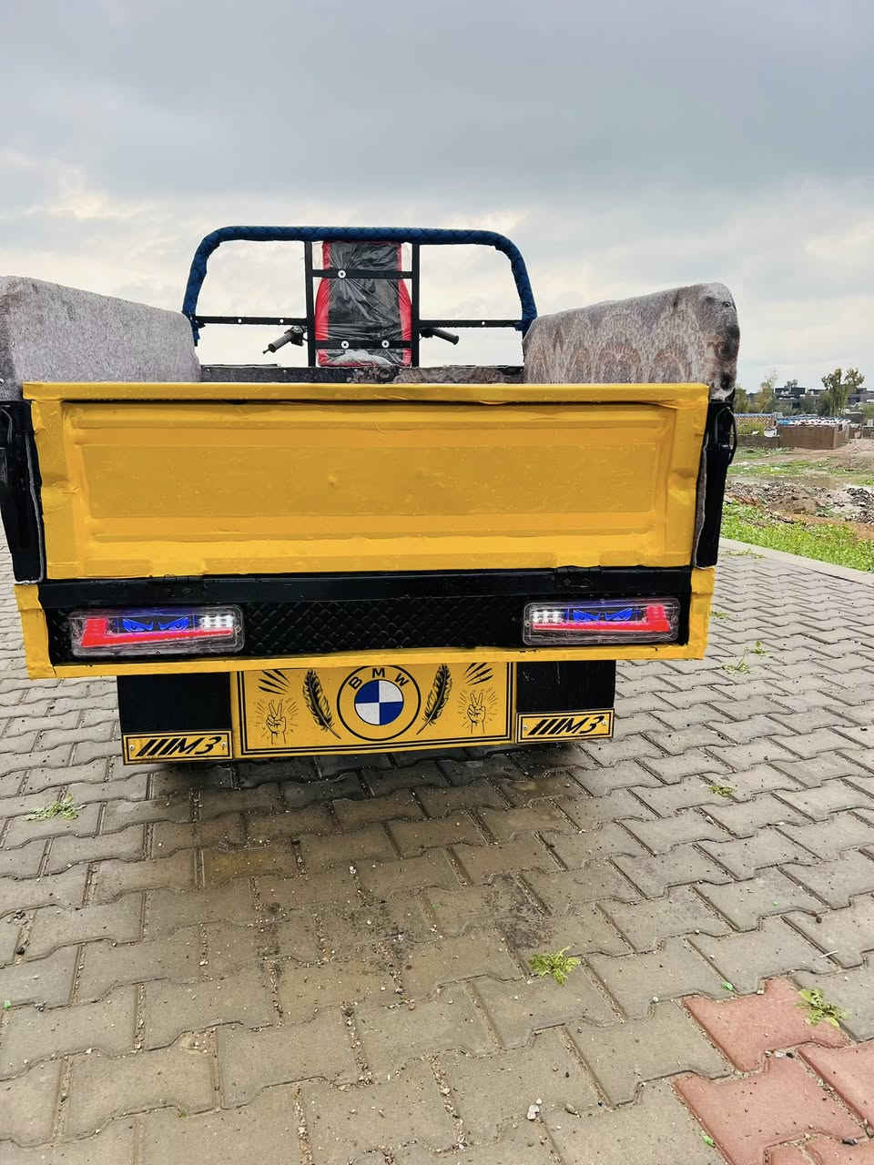 السلام عليكم شباب  ستوته للبيع موديل 2020عليها محرك2025 نضافه فوول كهربائيات كلها شقاله محركها دمعه اي صوت ما بيه سعرها 1200 وبيها مجال الشراي يتصل ***********
