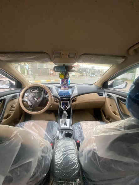 السلام عليكم
النترة خليجي ليبل واحد  2012 خصوصي رقم الماني 
مكينة 1800
تدفئة +تبريد 
صدر امامي خلفي 
تخم تاير 
ويل كب 
شاشة تحكم ستيرن 
سيارة جاهزة 
ضررها صبغ باب السائق وجاملغ 
 شبرين بالدوسة صبغ 
عنوان بغداد الشعب 
***********
