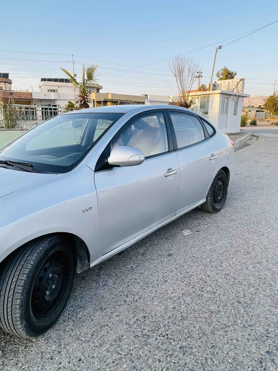 سه‌ره‌تا به‌ناوی خوای گه‌وره‌

هۆندا ئاڤانتی

سعری 48 گه‌لاو یه‌ك تۆز مه‌جال

براوه‌ براوه‌

مۆدیل 2010

قه‌پات مواسه‌ڤات بێ سلایت

مه‌كینه‌ 16 ده‌كشن به‌رز

كوشن جلد كیج وه‌نه‌وشه‌ به‌گ لایت لیزه‌ری ئیكۆ هه‌ر مواسه‌ڤاتیك له‌ ئانتی هه‌بئ تایه‌تی جگه‌ له‌ سلاید ئاوینه‌ ئیشاره‌ت و كاره‌بایی جوار تایه‌یی لۆك لۆكی له‌ ژیره‌ هه‌ڤته‌كه‌ بۆی به‌ستراوه‌ سه‌یاره‌كه‌ وه‌ك شوشه‌یه‌ پیویست به‌ وه‌سڤ ناكات یه‌ك دینار مه‌سروڤی نیه‌ سه‌قڤی. بۆیاخی نیه‌ زۆر ریك و جوانه‌ پشت و پیشی كه‌پسه‌ ده‌عم و لیدراویی نیه‌ به‌شه‌رت سه‌یاره‌كه‌ زۆر ریك و جوانه‌ به‌خزمه‌ت بوه‌ مالی دۆسته‌ یه‌ك عه‌یبی هه‌یه‌ له‌ سایه‌قیكی كه‌مه‌

شوین ناحیه‌یی ئاشتی كۆیه‌

***********

ڤایبه‌رو وه‌تس ئاپی له‌سه‌ره
