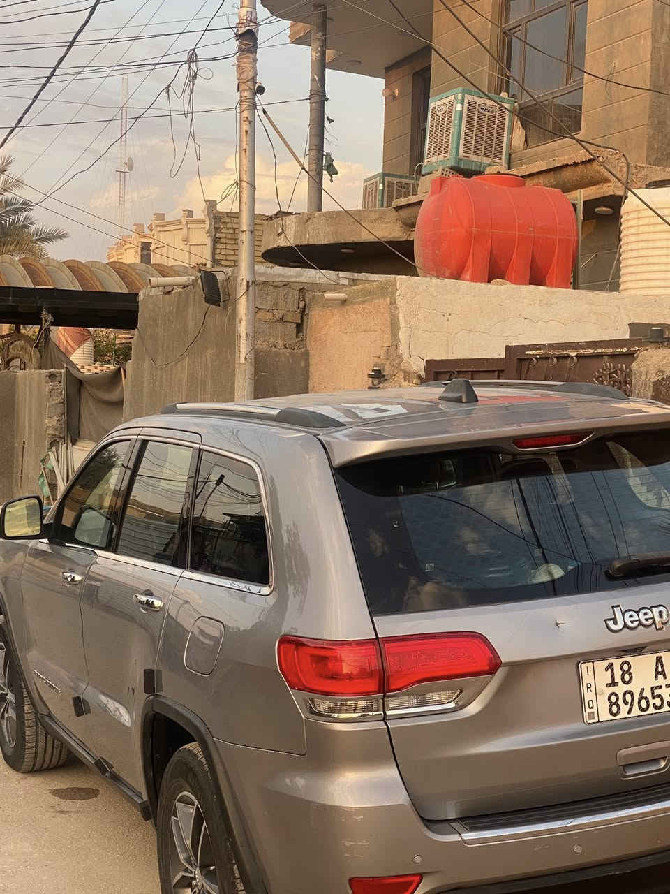 سلام عليكم ————✅
جيب كراند شيروكي  وارد امريكي.         2018

فئة limited  سياره فول مواصفات عده الفتحه 

سياره نضيفه وحلوه وكاعده رزانه شلعه معدل تخبل سياره كير محرك كهربائيات لغود شواصي حداديه مكفولات من جكه ابره 

مواصفات✅

كشنات امامي كهرباء             تبريد خلفي 

                                            تبريد ثلج ❄️ 

كشنات جلد             كاميرا خلفيه        

كشنات تدفئه الاماميه والخلفيه ✔️

شاشه وسطيه تحكمات بالكامل ابل كاربلاي أوامر تحكم بالتبريد إعدادات سياره نضام ملاحه 

صندوق كهرباء ⚡️ 

                                     حساسات امامي خلفي 

جامات auto

                               ماشيه 150

سياره بصمه 

عداد ديجتال مع عينه تضهرلك ضغط الدهن وحراره الكير وحراره الدهن وعمر الدهن    مراقبه ضغط الإطارات 

مثبت سرعه     

تدفئه ستيرن 

               

        سياره سعرها مناسب ونضيفه وصور حادثها موجوده 

رقم بابل سنويه لل 2030 

لتواصل واتساب او اتصال *********** سياره تفاصيله كامله مكتوبه وصور حادثه بالمنشور اقرا المنشور زين واتصل  

      

      ملاحضه / سياره صار بيها ملاحضات بسيطه بالعراق
