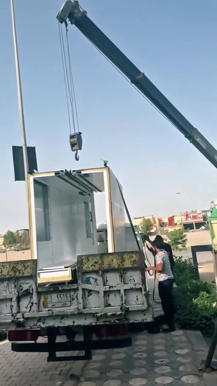 السلام عليكم ورحمة الله وبركاته
هل تبحث عن الدقة، السرعة، والضمان في صيانة أجهزة التبريد؟
نحن هنا لخدمتكم بأعلى معايير الكفاءة والاحترافية!
❄️ مركز [مثنى هادي ] لصيانة كافة منظومات التبريد ❄️
نعلن لكم عن استعدادنا التام لتلبية كافة طلباتكم في بغداد والمحافظات (داخل وخارج بغداد) على مدار الساعة.
🛠️ خدماتنا تشمل:
البرادات العملاقة: نصب، تشغيل، وصيانة جميع أنواع البرادات الضخمة وغرف التبريد بدقة عالية.
الثلاجات والمجمدات: تصليح وصيانة كافة الأنواع والماركات المنزلية والتجارية.
العارضات: صيانة عارضات المحلات وأسواق المواد الغذائية لضمان حفظ بضائعكم.
مكائن الموطه (الآيس كريم): تصليح وصيانة جميع الموديلات لتبقوا مستعدين دائمًا لمواسم العمل.
مكائن الإزبري (السلاش): صيانة سريعة وفورية باستخدام قطع غيار أصلية.
💡 شعارنا: "جميع أنواع التبريد.. تحت سقف واحد وبأيدي خبراء"
🌟 لماذا تختارنا؟

🚗 التغطية الجغرافية: نصل إليكم أينما كنتم (داخل وخارج العاصمة بغداد).

👨‍🔧 خبرة طويلة: كادر فني متخصص يضمن لكم تشخيصاً دقيقاً للأعطال.

⚙️ قطع غيار أصلية: نستخدم أفضل الأدوات وقطع الغيار لضمان كفاءة الجهاز بعد التصليح.

⏱️ سرعة في الإنجاز: نقدّر وقتكم ونلتزم بالمواعيد المحددة.

💸 أسعار مناسبة: جودة ممتازة بأسعار تنافسية تناسب الجميع.

📞 للحجز والاستفسار:
لا تتردد في الاتصال بنا في أي وقت، نحن بانتظار خدمتك:

📱 رقم الهاتف الرئيسي: [ *********** ]

💬 واتساب مباشر: [ *********** ]

  (مع إمكانية التنقل والعمل الميداني
