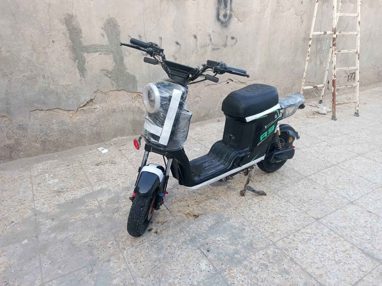 سلام عليكم دراجه شحن للبيع نضيفه مديل 25 بطارياته جديده بطاريات 22 امبير جدد شرط الفحص    الدراجه كله شغاله السعر 350مكاني بصره الطويسه قرب فلكت العروسه ***********
