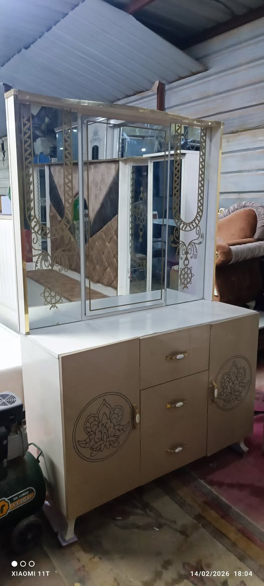 تركيه ٨ قطع نظيفه جدا فطر بجامة الملحق ممبين 
***********
