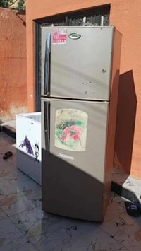 ثلاجه • نضيفه • بصرة