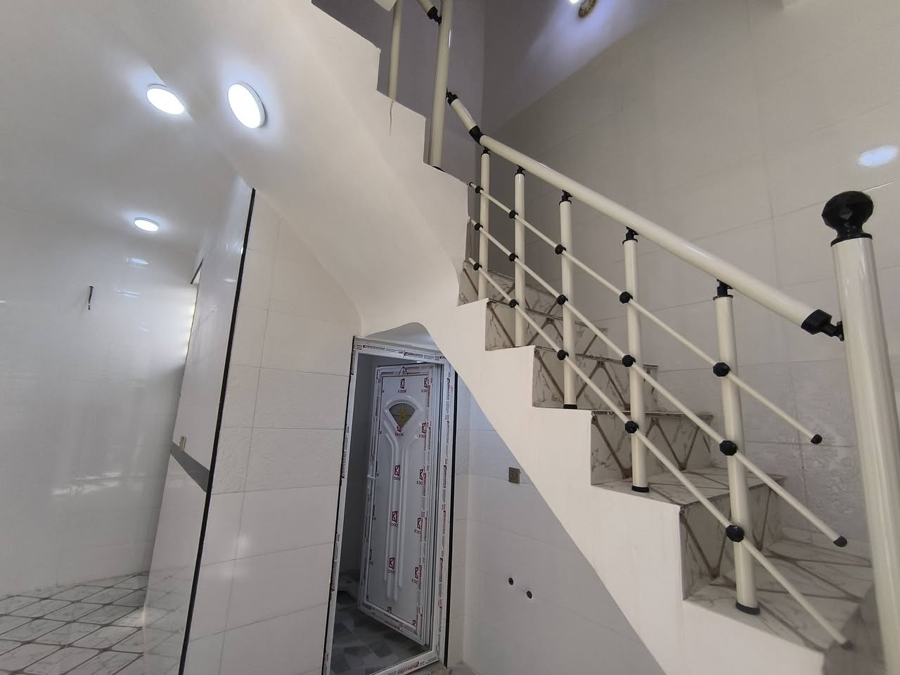 🏠 دار للبيع 50م – النجف الأشرف
📍 حي النداء / منطقة 53
🧱 بناء طابوق جمهور
🏗️ سقف كونكريت
📄 طابو صرف
🛏️ غرفة
🛋️ صالة
🍳 مطبخ
🚿 حمام
🌤️ منور
💰 السعر 53 مليون قابل للتفاوض
📞 للاستفسار: ***********
