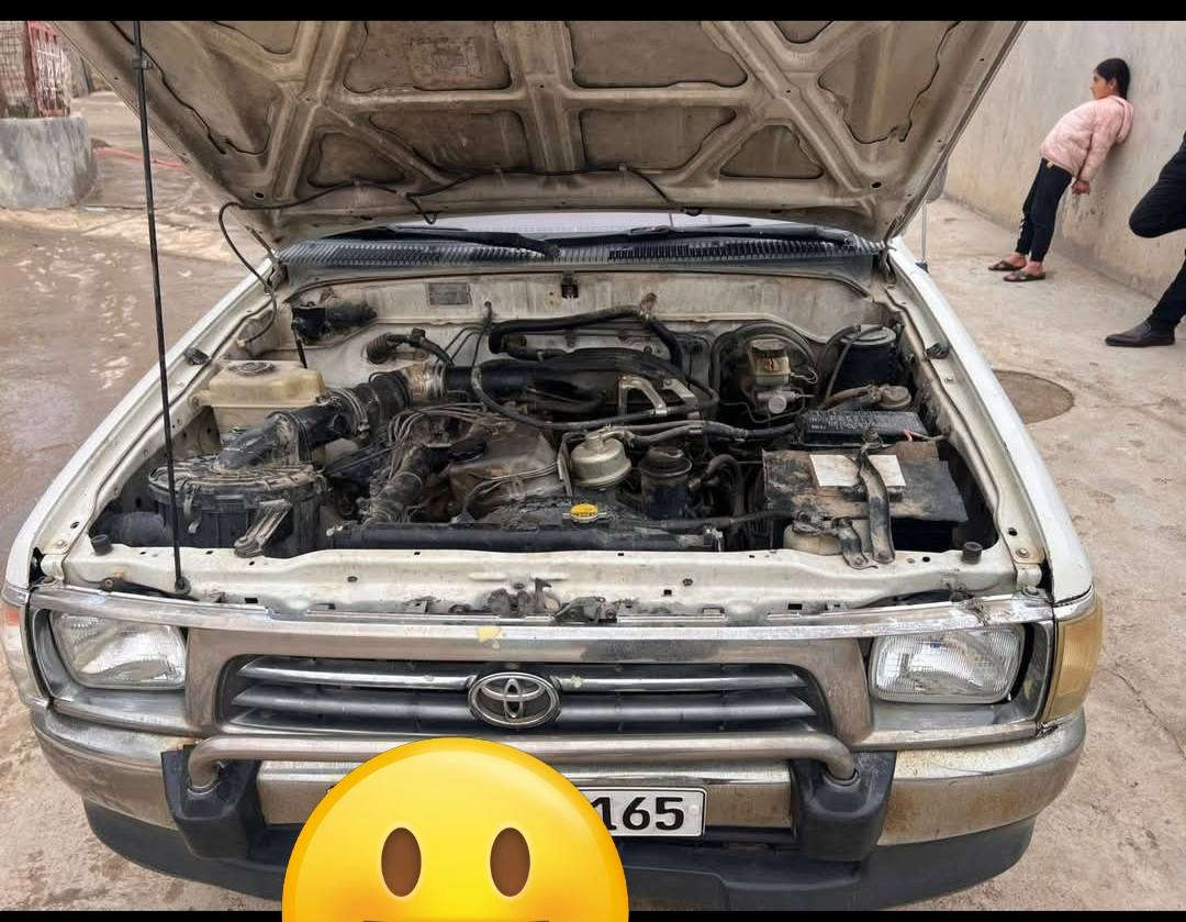 السلام عليكم بيكم تيوتا دبل قمارة موديل 2000 جيل اكس رقم دهوك بأ سمي سيارة شرط بدون صبغ كير محرك اكسن شرط طخم كلو جديد  كاربون بنزين بيها
السعر 123او شويه مجال 
العنون موصل ناحيه وانه 
الستفسار التصل عل رقم
***********
***********
