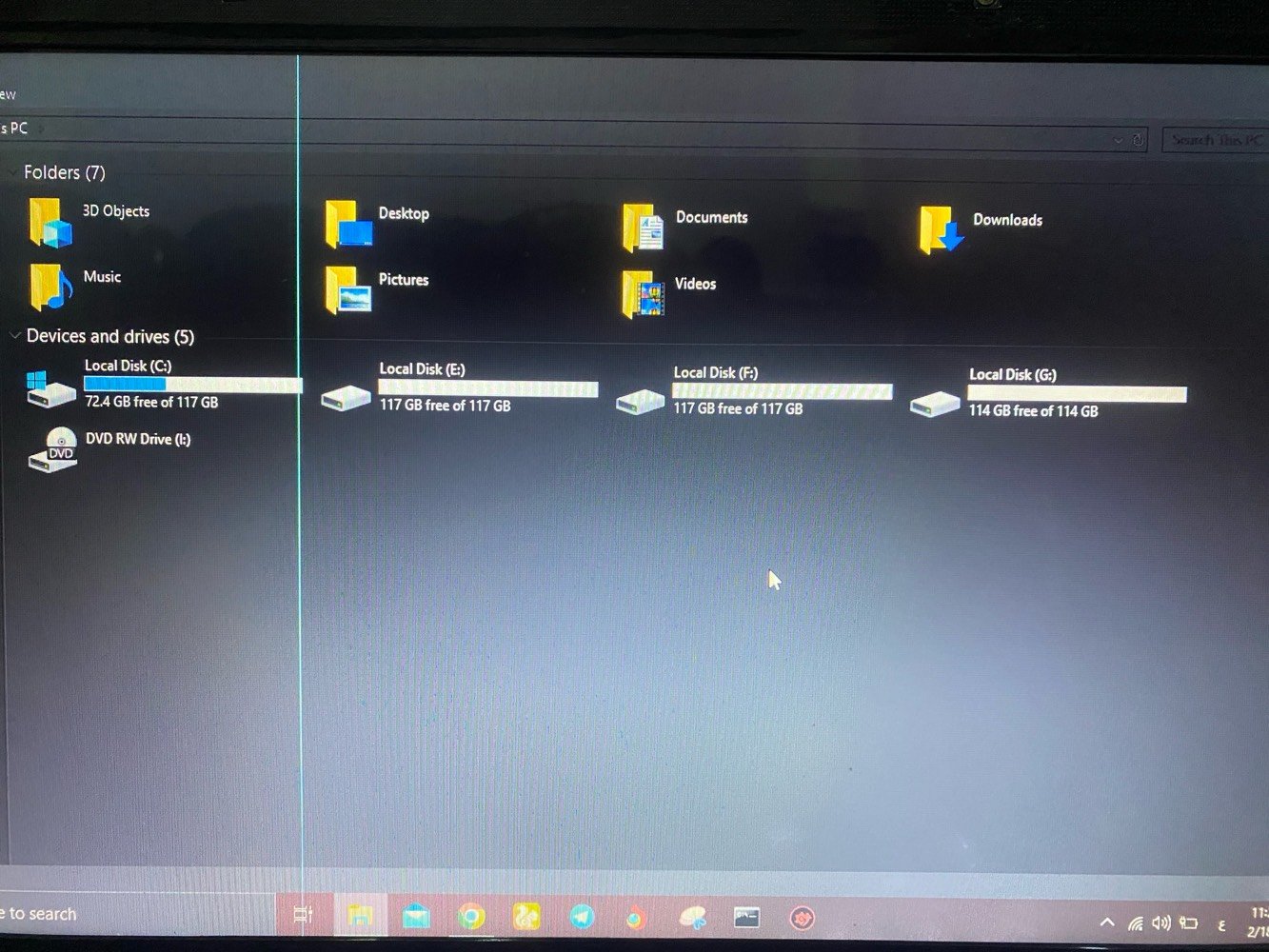 لابتوب اسوز للبيع 
معالج كواري 5 الجيل الرابع
رام 4 كيكا 
هارد 512 HHD 
كرت شاشة داخلي من انتل 
الابتوب يحتاج بطارية والشريط الشاشة واضح بالصور 
مكاني بغداد مدينة الصدر 
رقمي *********** 
سعره ٨٠ الف عراقي وبي مجال 