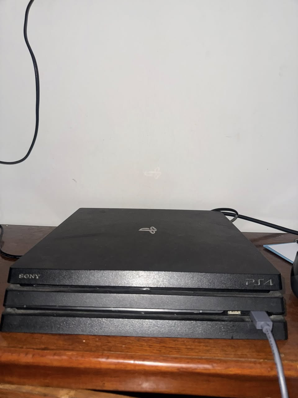 السلام عليكم بلي 4 برو النظافه 100/100 وياه ثنين يدات و4 اقراص ووايرين شحن متر ونص ويجي وياه حساب السعر 425 وبيه مجال


**إذا كنت صاحب هذا الإعلان وتريد حذفه لأي سبب، رجاءا أرسل رسالة إلى الدعم الفني**