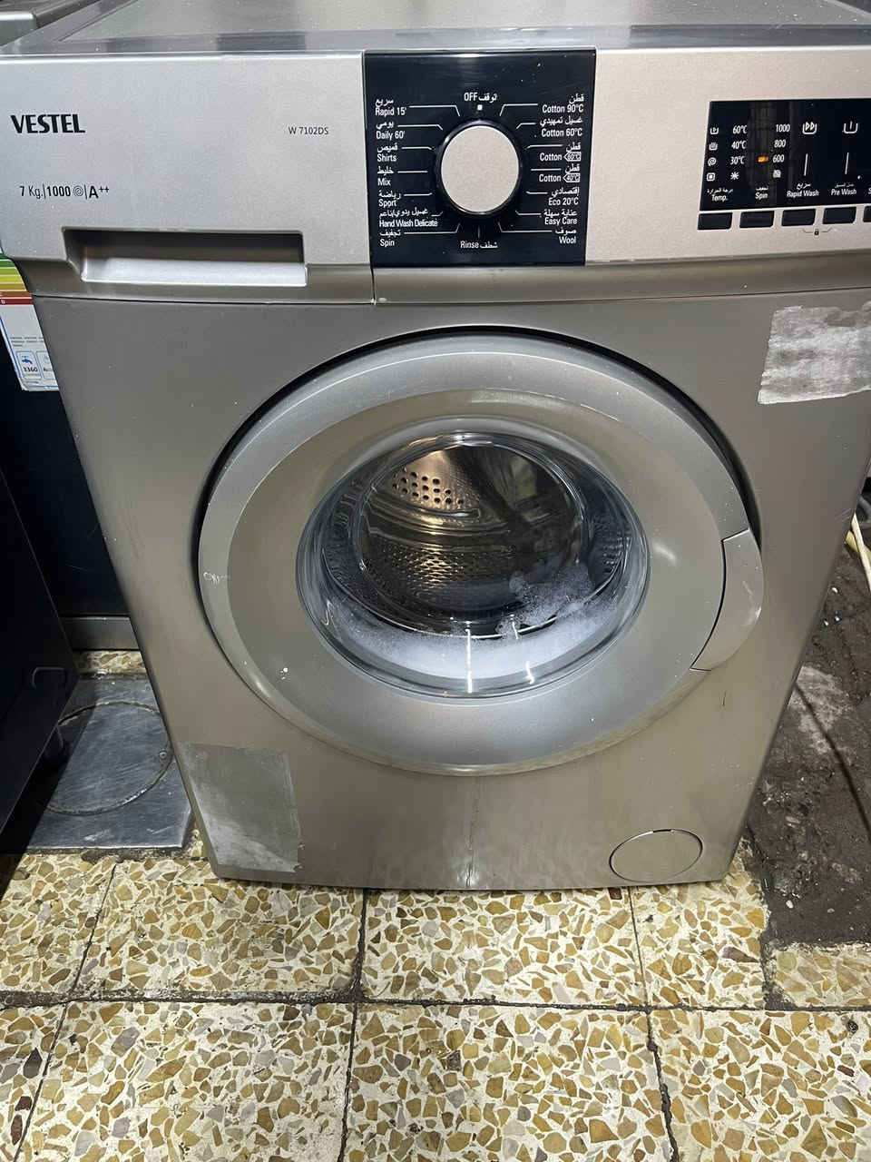 غساله فول ئوتمتيك 7كيلوVESTELتركيا شغل بشرط شغل او فحص او ضمان اي عيب ما بي 125الف قفل من اخير نظيف كامل اي ستفسر عل***********
